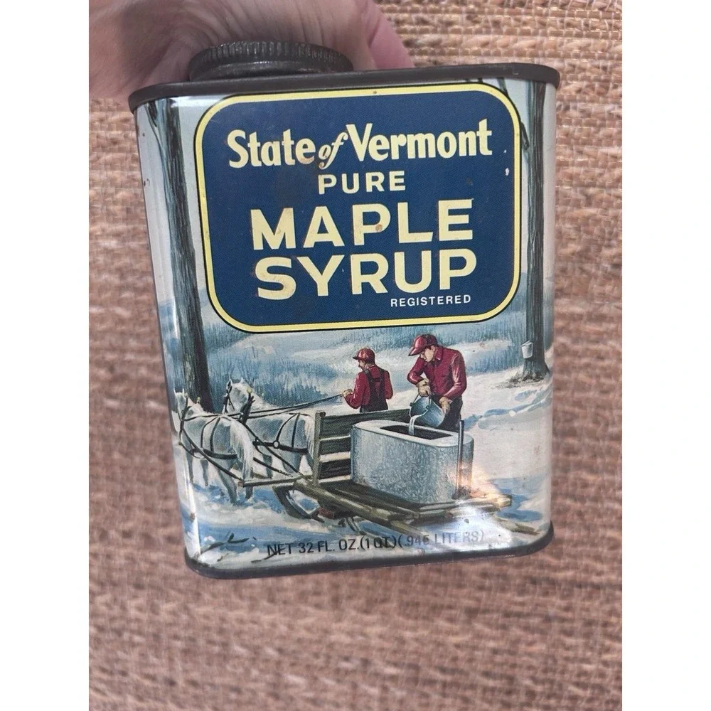 Vtg State Of Vermont Pure Maple Syrup Decorative Tin 32 oz Empty Winter scene